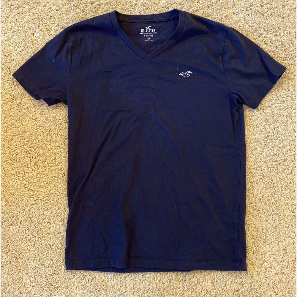 Men’s Hollister V-Neck
